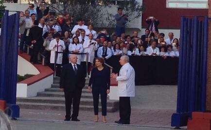 Angélica Rivera recibió al Papa en Hospital Infantil