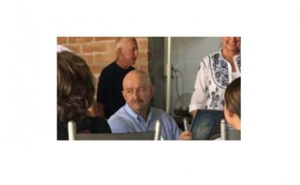 Captan a Salinas de Gortari comiendo mariscos en La Paz