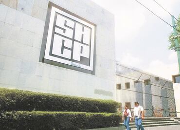 Hacienda tiene otros datos; economía no crecerá 4% como dice AMLO