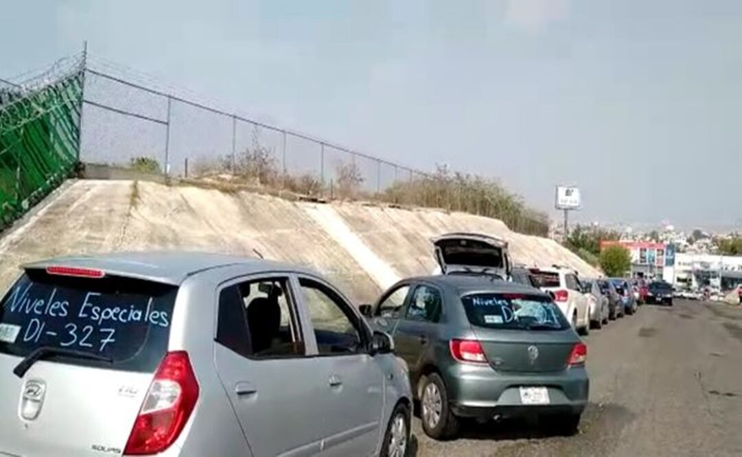 En Hidalgo se realizó una movilización en caravana de autos. Foto: Especial