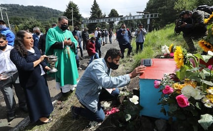Rinden homenaje a fallecidos en el accidente de la México-Toluca