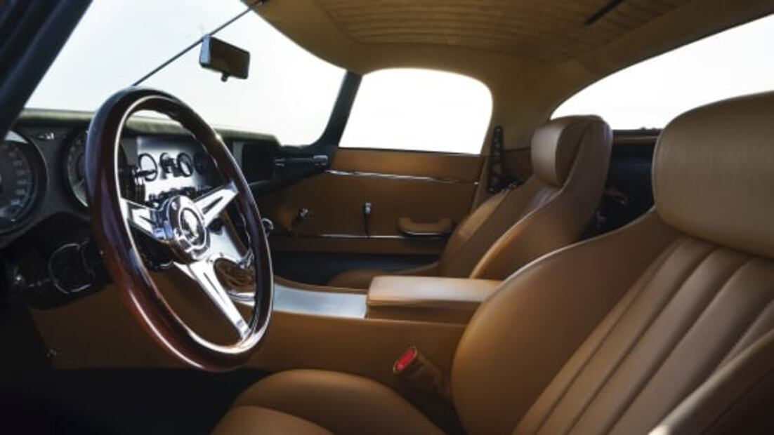 Este auto clásico ha sido restaurado con mecánica moderna