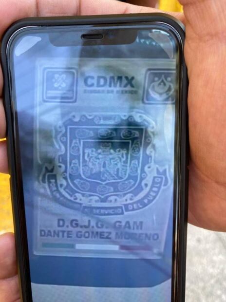 Presunto policía ebrio atropella a niña en carril del Metrobús 