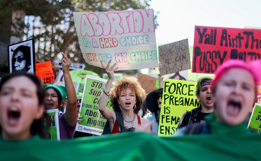 Denuncian que golpearon a activistas pro aborto en Los Angeles