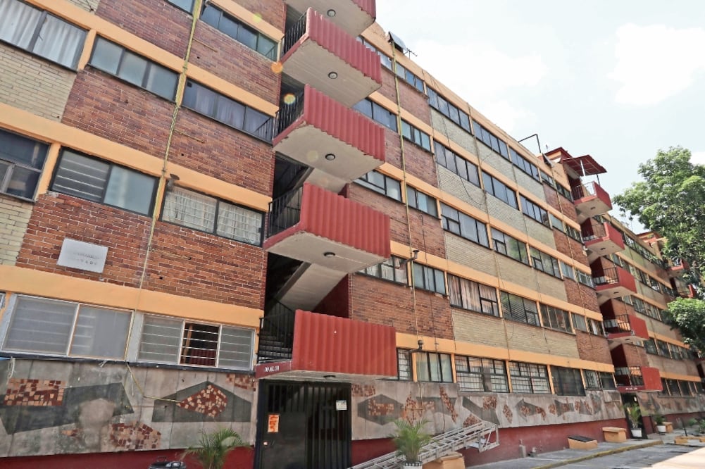 De los edificios, nueve fueron catalogados en código amarillo y verde y uno en rojo, el cual es considerado como inhabitable. Foto: ARCHIVO EL UNIVERSAL