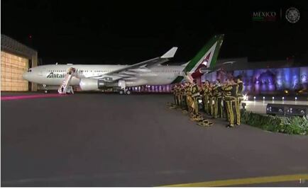 Mexico greets Pope Francis with extravagant show