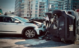 Las mujeres enfrentan mayor riesgo de sufrir lesiones en accidentes automovilísticos 