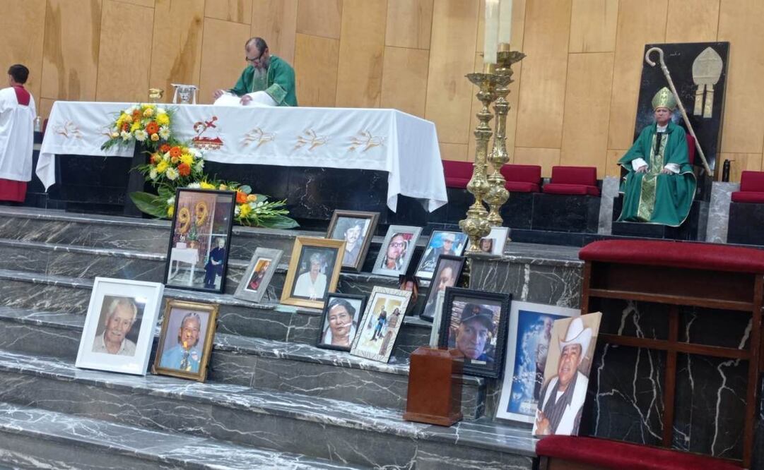 En su mensaje el obispo de Ciudad Juárez pidió a los dueños de las funerarias hacer las cosas bien, ser honestos y no engañar a las familias. Foto: Especial