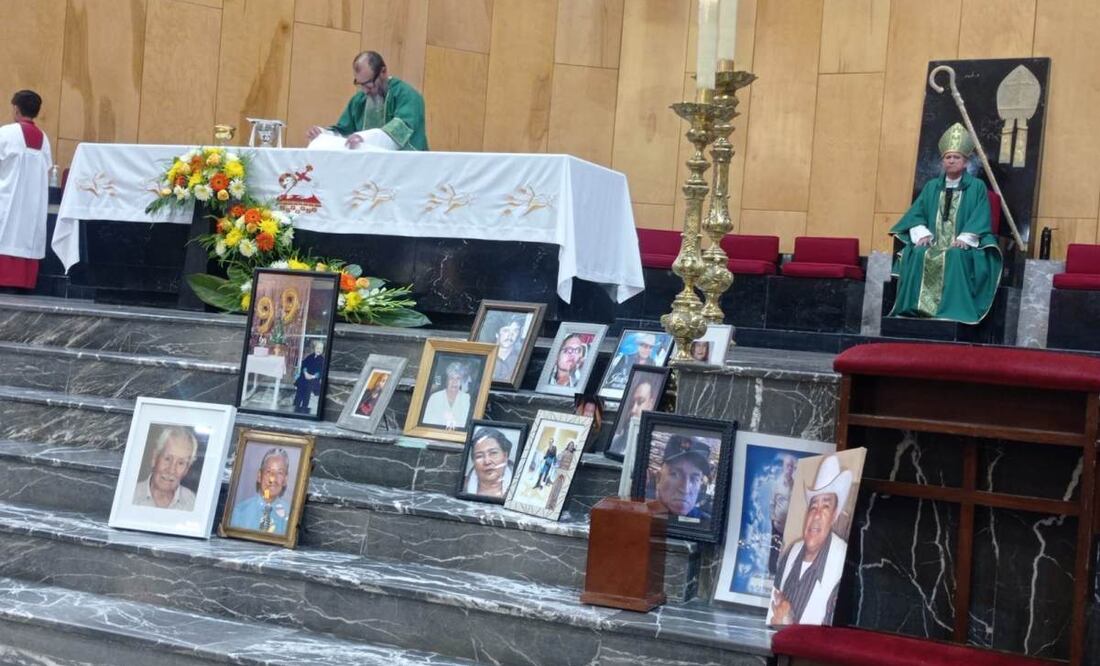 En su mensaje el obispo de Ciudad Juárez pidió a los dueños de las funerarias hacer las cosas bien, ser honestos y no engañar a las familias. Foto: Especial