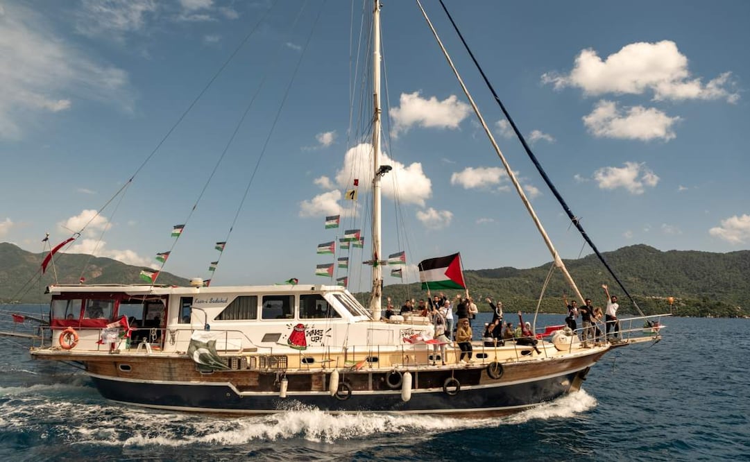 Barcos pertenecientes a la Flotilla Global Sumud, que transportaban activistas y ayuda humanitaria, partieron hacia Gaza desde el puerto de Marmaris, Turquía, el jueves 14 de mayo de 2026, en un intento por romper el bloqueo naval israelí. Foto: AP