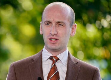 Principal asesor de Trump quiere que más países atiendan las solicitudes de asilo para EU