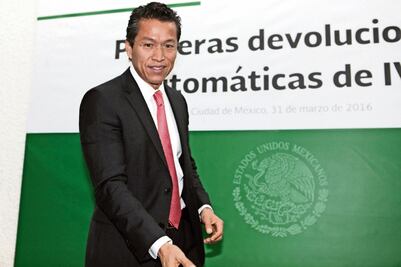 SAT revisa a implicados al escándalo de Panamá