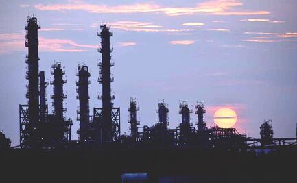 Petróleo mexicano sube a 66.22 dólares, su mayor precio desde el sexenio de Peña Nieto