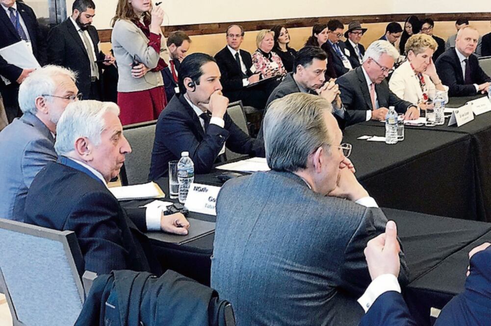 En la reunión de la National Governors Association, Francisco Domínguez Servién destacó que en Querétaro se desarrolla el primer avión 100% mexicano. (FOTO: Especial)