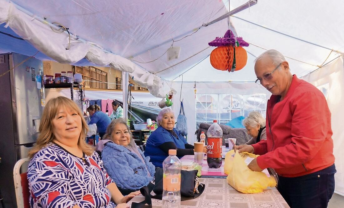 Desde el 27 de agosto, vecinos instalaron un campamento luego de ser desalojados de República de Cuba 11. Foto: Osmar Alvarado / EL UNIVERSAL