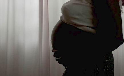 Niña boliviana violada por padrastro da a luz a gemelos