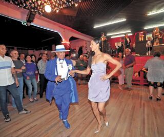 Covid-19 pone en suspenso pasos del Salón Los Ángeles