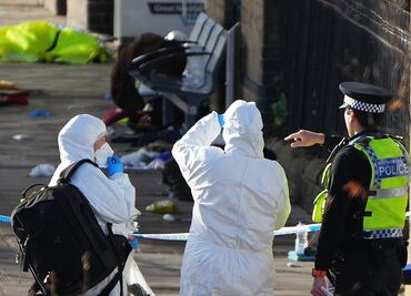 Policía británica descarta terrorismo tras apuñalamientos en tren