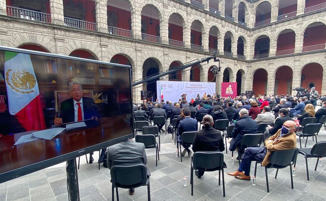 López Obrador participó en video en la 33 Reunión de Embajadores y Cónsules. Foto: Berenice Fregoso / EL UNIVERSAL