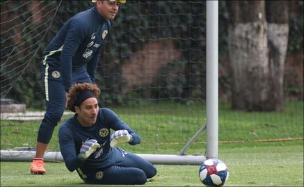 Ochoa entrena con América a la espera de su debut