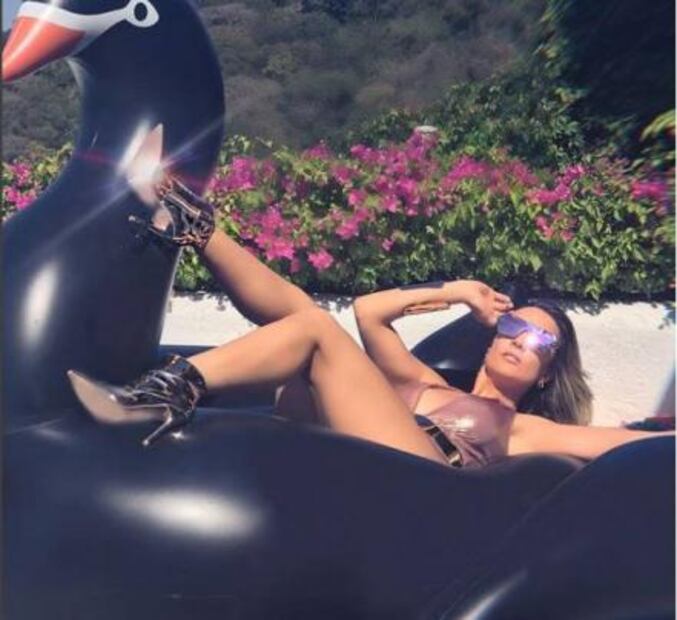 Celia Lora y Fey encienden Instagram