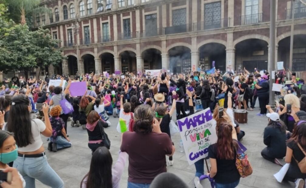 Cientos marchan en los estados por el Día Internacional de la Mujer