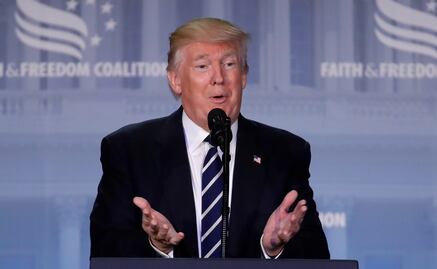 Develarán Biblioteca con tuits de Donald Trump