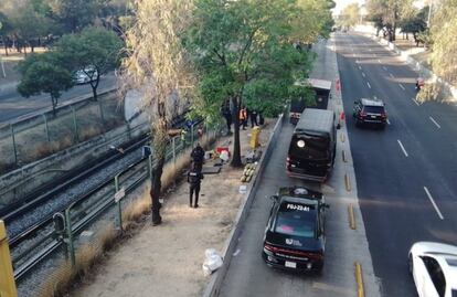 Reducen carriles sobre Av. Insurgentes por trabajos para rehabilitar servicio en la Línea 3