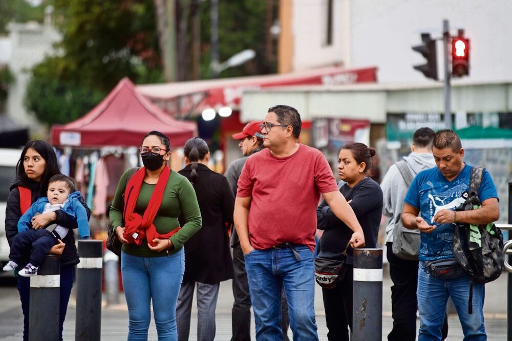 Al declararse el fin de la emergencia sanitaria por el virus SARS-CoV-2 en México, puede observarse que es mínimo el uso de cubrebocas entre la población, pese a que aún hay contagios. Foto: Germán Espinosa / EL UNIVERSAL