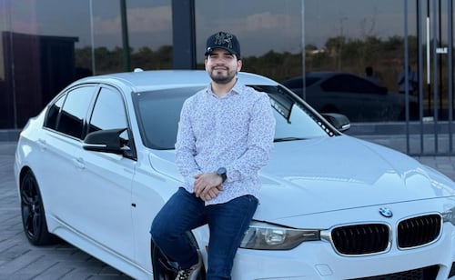 Familiares y amigos dan el último adiós al influencer César Gastélum en Sinaloa; será sepultado en la ciudad de Guamúchil