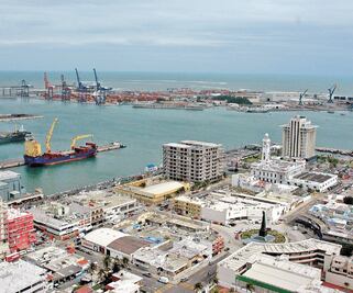 Cofece ve obstáculos a competencia en puertos