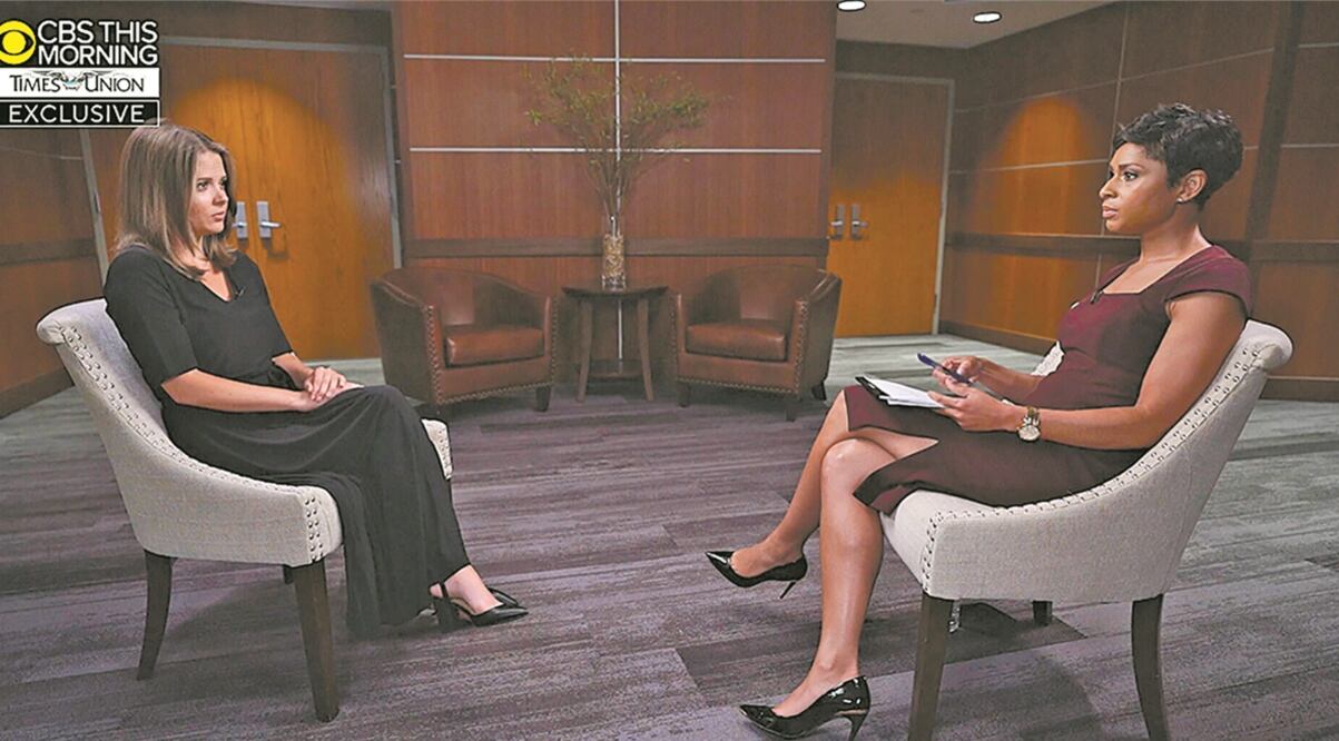 Brittany Commisso es una de las 11 mujeres por las que Cuomo es acusado de acoso sexual. Foto: AP