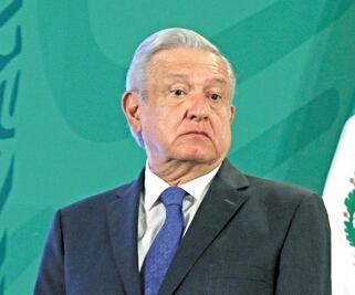 El instituto, un “monstruo”, califica AMLO