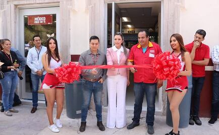 Chalchihuites presume su primer Oxxo con presencia de alcaldesa y hasta un cura