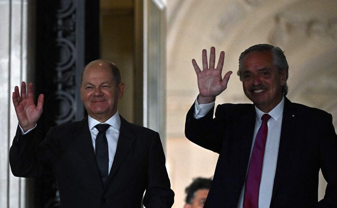 El canciller alemán Olaf Scholz (izq.) y el presidente argentino Alberto Fernández, en el Palacio San Martín en Buenos Aires. Foto: AFP