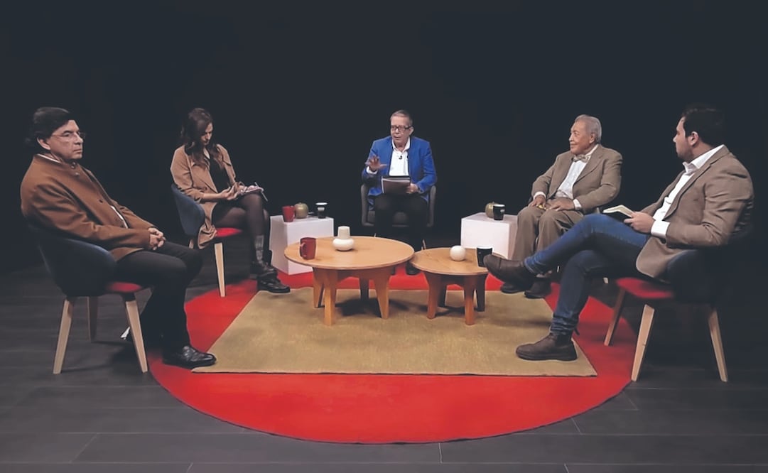 Programas en medios públicos como Debate Público, Chamuco TV, Masiosare (arriba) y noticieros informativos (abajo) transmitidos en Canal Once, Canal 22 y Canal Catorce, presentan información oficial sin pluralidad, señalan los investigadores. Fotos Especiales