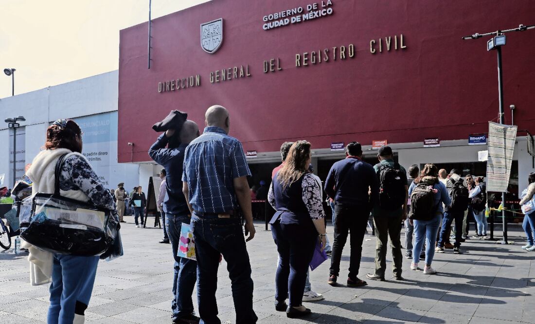 Capitalinos indicaron que al realizar su trámite en línea, la página marcaba error o se quedaba en espera. Foto: Fernanda Rojas / EL UNIVERSAL