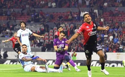 Eduardo Aguirre fue rechazado por Cruz Azul y les responde con gol