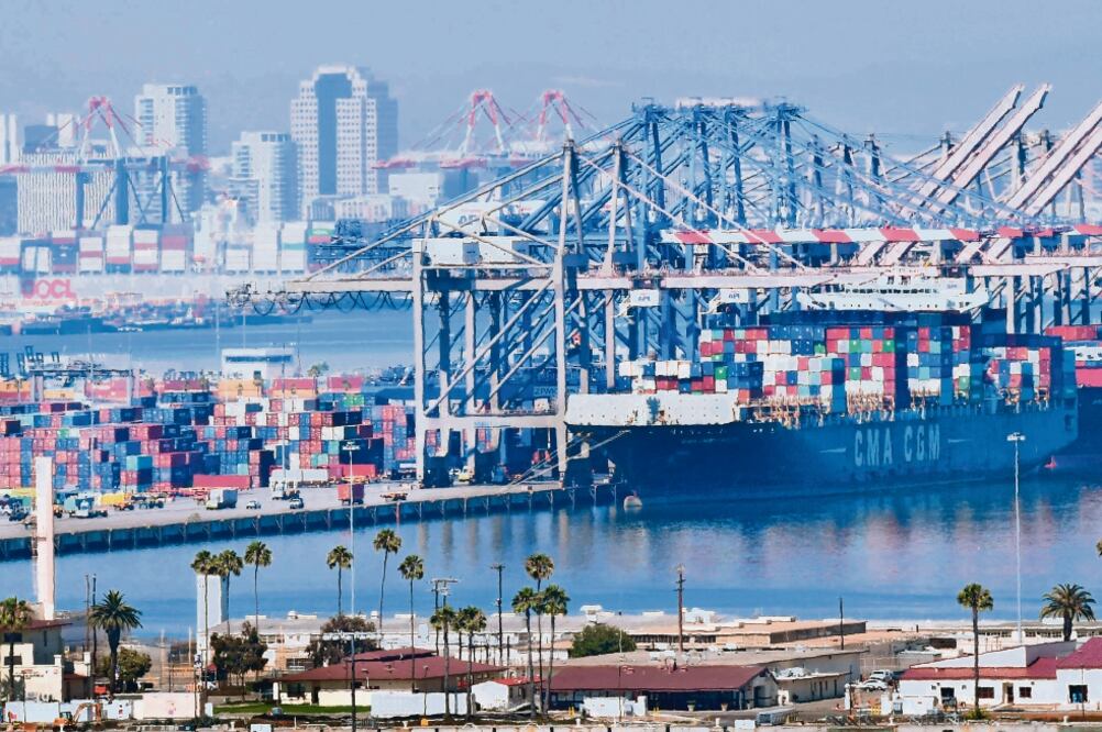 La administración de Estados Unidos también amenaza con autorizar otros dos paquetes de aranceles contra productos chinos, uno por 16 mil millones de dólares y el segundo por 200 mil millones a las importaciones. Foto: FREDERIC J. BROWN. AFP