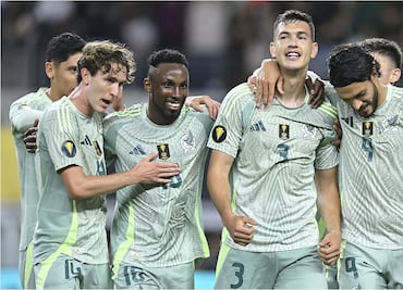 César Montes: No tenemos un Lionel Messi, pero el equipo nos saca adelante