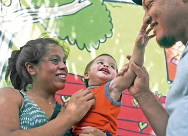 Solicitantes de asilo en EU denuncian maltrato