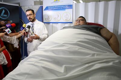 Hombre más obeso del mundo pide apoyo para tratamiento