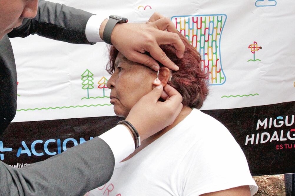 La delegación Miguel Hidalgo entregó los aparatos, con valor de 6 mil pesos, a 120 personas (ESPECIAL)