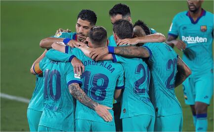 El Barcelona golea al Villarreal y sigue a cuatro puntos de Real Madrid