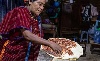 Tortillas enchiladas, identidad del pueblo Triqui 