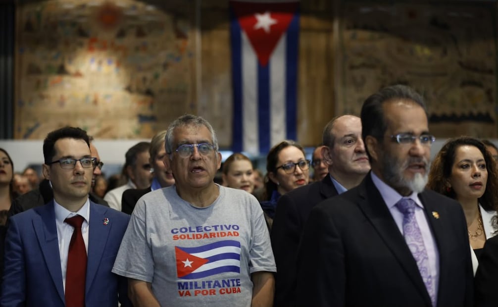 Homenaje a Fidel Castro en la Embajada de Cuba en México. Foto: Diego Simón Sánchez / EL UNIVERSAL
