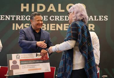 Hidalguenses que habitan en zonas marginadas reciben tarjeta IMSS-Bienestar
