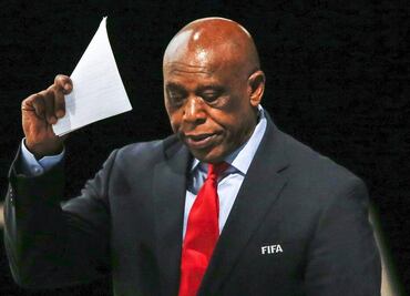 Sexwale retira candidatura a la FIFA de último momento