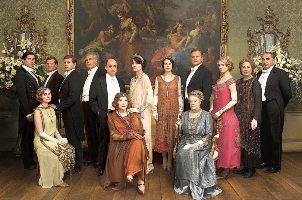 familia Crawley y la majestuosa residencia afrontan los inevitables cambios que el siglo XX trae consigo. (FILM& ARTS)