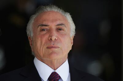 Temer logra respaldo de diputados para bloquear juicio por corrupción